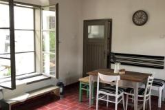 Kuchyň a jídelní stůl