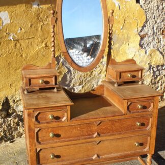 Starožitný toaletní stolek