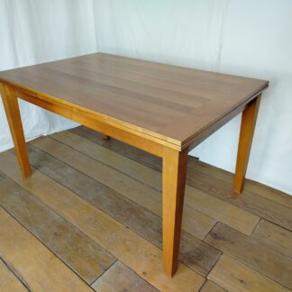 Jídelní stůl rozkládací