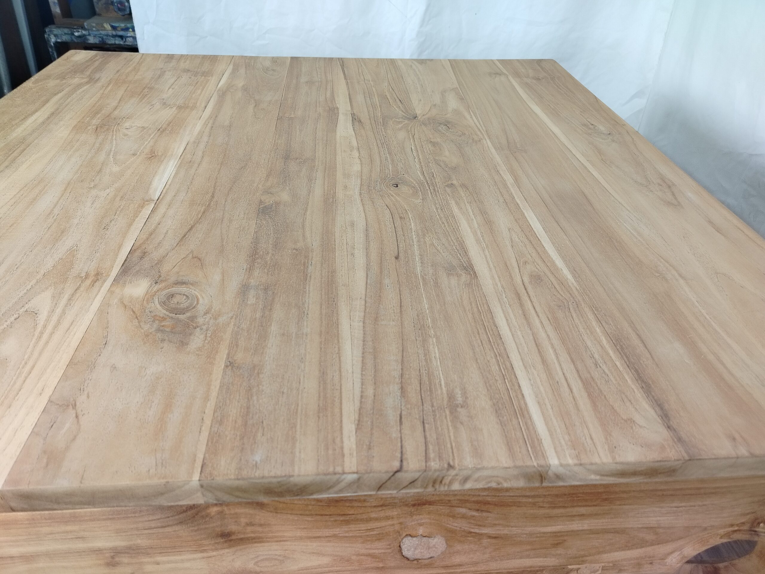 detail desky konferenčního stolu