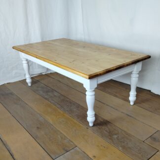 Konferenční stolek